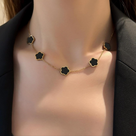 Elegant Stainless Steel 18K Gold Plated Clover Necklace. - Picture 8 of 8